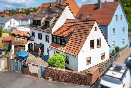 Haus zum Kaufen in Würzburg Versbach 347.000,00 € 146.56 m² - Würzburg / Versbach