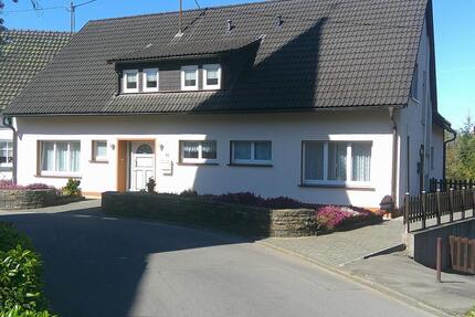 Mehrfamilienhaus - 385.000,00&nbsp;EUR Kaufpreis, ca.&nbsp; 298,00&nbsp;m&sup2; in Gummersbach (PLZ: 51647) Hepel