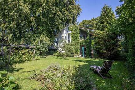 OASE I Großes Anwesen mit Pool & Sauna in Top Lage - Oberhaching