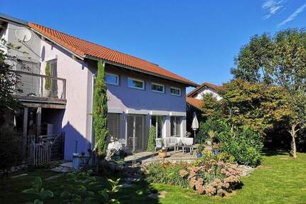 Moderne Architektur trifft auf energieeffiziente Technik - Kirchweidach