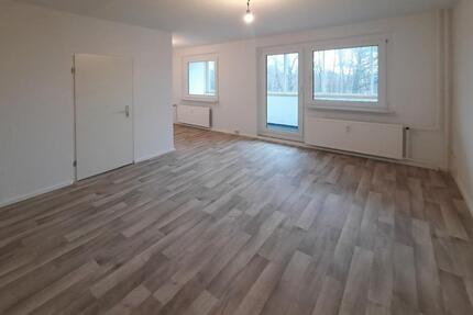 Gemütliche Erdgeschosswohnung mit Balkon! - Neubrandenburg Datzeberg
