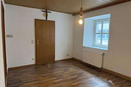 Haus zum Kaufen in Tirschenreuth 72.000,00 € 60 m²