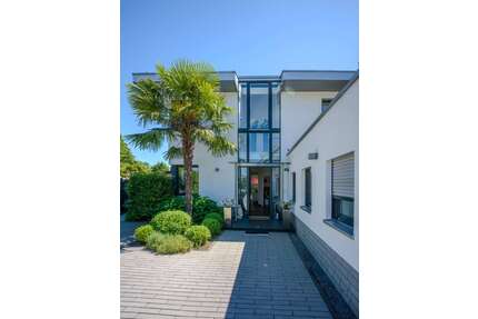 Haus zum Kaufen in Mönchengladbach-Schelsen 1.950.000,00 € 524 m²