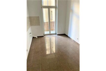 Helle moderne 2- Raum Wohnung mit Balkon zum Innenhof und Wohnräume in ruhiger Seitenstraße gelegen. - Magdeburg Leipziger Straße