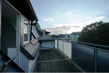 Gemütliche 1-Raum-Dachgeschosswohnung mit Balkon und großer Wohnküche - Zwickau