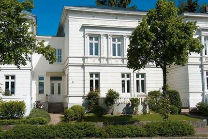 WG-Balkonzi. in alter Eutiner Stadtvilla frei