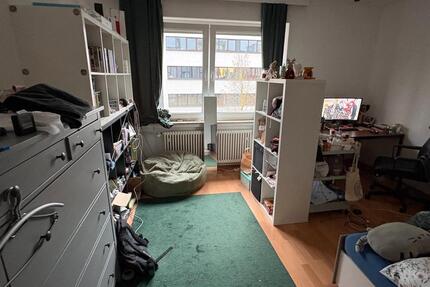 Zentrales WG-Zimmer in 2-er WG - 300,00&nbsp;EUR Kaltmiete, ca.&nbsp; 64,00&nbsp;m&sup2; in Gießen (PLZ: 35390)