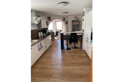 Großzügige Wohnung 165m2 mit Garten und Garage - Schöfweg