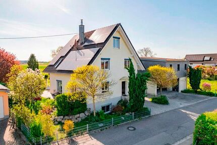 Provisionsfrei* Modernes Einfamilienhaus mit hochwertigem Anbau, Doppelgarage und Pool in Buggingen