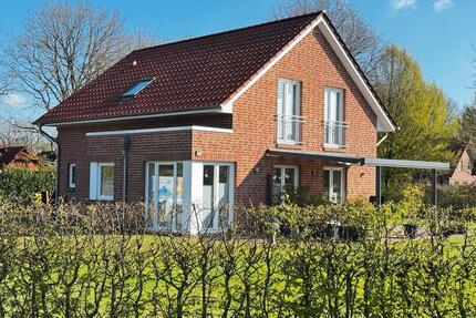 Neuwertiges Wohnhaus: A+ mit Wärmepumpe und Lüftungsanlage - Westerstede