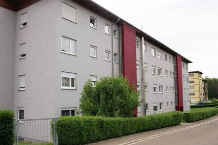 Geräumige 4,5 Zimmer Eigentumswohnung mit Balkon und Doppel-Tiefgaragenplatz - Wehr-Öflingen