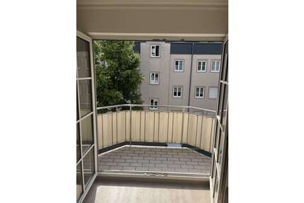 Wohnung zum Mieten in Plauen 360,00 € 62.36 m²