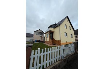 Vermietetes Renditeobjekt charmantes Einfamilienhaus - Schöffengrund