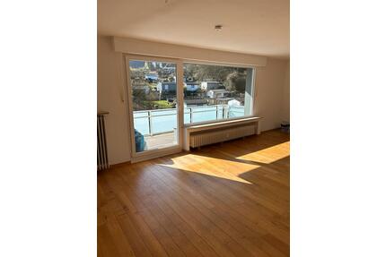 Wohnung 82 m2 mit Südbalkon neuen Bad und 1 Parkplatz - Solingen