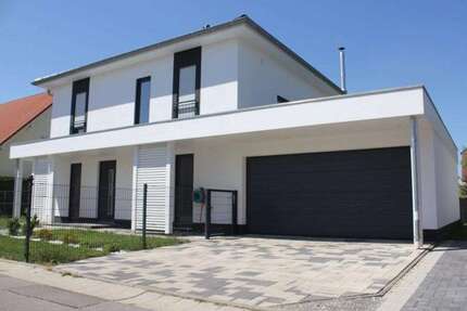 Haus zum Kaufen in Borna 339.030,00 € 137 m²