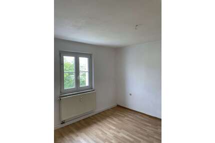 Wohnung zum Mieten in Mitterteich 175,90 € 32.87 m²