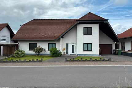 Provisionsfrei: Großzügiges Einfamilienhaus mit Garten - Herschbach