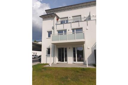 Moderne 2,5-Zimmer-Wohnung in ruhiger Lage – Kemnath (KM € 900.-)