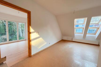 Helle neu sanierte 3 Zimmer-Dachgeschosswohnung im Südviertel - Eisenach