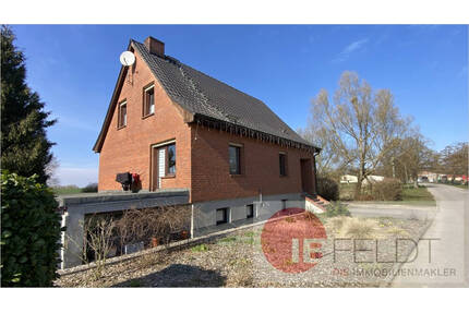 Wohnen im Grünen: Einfamilienhaus mit Garage, Keller und großzügigem Garten in Vogelsang - Lalendorf