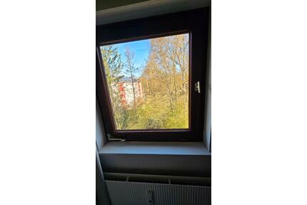 Schöne helle 2,5 Zi-Dachgeschoß-Wohnung in Bremen-Gröpelingen