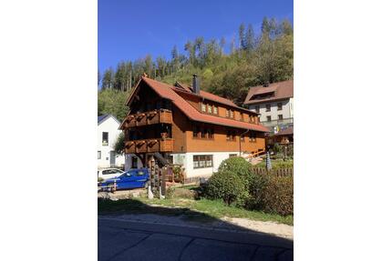 3Zi.Wohnung mit Balkon - 550,00&nbsp;EUR Kaltmiete, ca.&nbsp; 85,00&nbsp;m&sup2; in Triberg im Schwarzwald (PLZ: 78098)