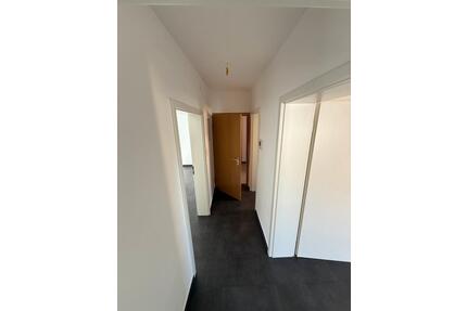 Wohnung 4 Zimmer Küche Bad WC Balkon - Augsburg Oberhausen