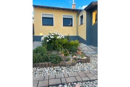 Bungalow 105qm mit Doppelgarage in Ronneburg Hessen zu verkaufen