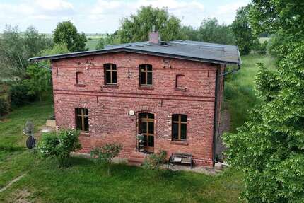 Haus zum Kaufen in Bleyen - Genschmar 459.000,00 € 311.6 m²