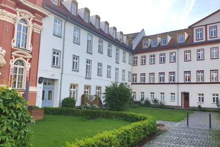 Charmante Erdgeschosswohnung im historischen Herzen Erfurts: Historischer Charme trifft auf modernen Wohnkomfort