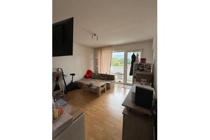 Helle 1Zimmer-Wohnung mit Balkon 34qm in Eckersdorf.