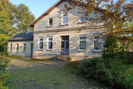 Gewerbeimmobilie mit vielen Möglichkeiten am Ortseingang von Zetel