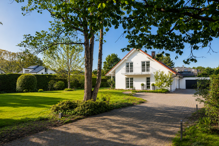 Haus zum Mieten in Meerbusch 8.900,00 € 300 m²