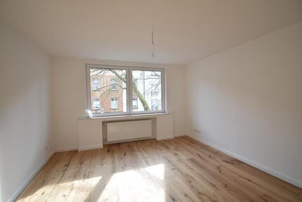 ERSTBEZUG nach Sanierung! Ideal geschnittene 2-Zimmer-Whg in OBK mit Balkon - Düsseldorf Niederkassel