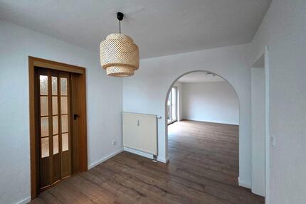 Großzügige 3+1-Zi.-Wohnung (ca. 96 m²) mit Atelier & Westbalkon - Ismaning