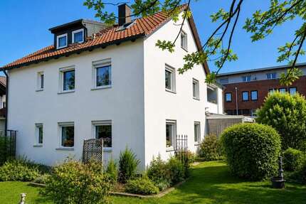 Haus zum Kaufen in Neufahrn 1.260.000,00 € 241 m²