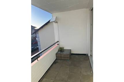 Moderne 3-Zimmer-Wohnung am Stadtrand mit sonnigem Balkon, optional mit Garage. - Düren