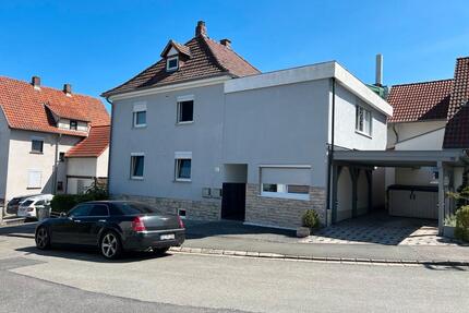 Großzügige 4-Zimmer-Wohnung mit Wintergarten, Garten & Stellplatz - Ahorn