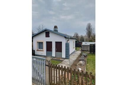 Garten + massives Gartenhaus - 7.500,00&nbsp;EUR Kaufpreis, ca.&nbsp; 0,00&nbsp;m&sup2; in Gotha (PLZ: 99867)