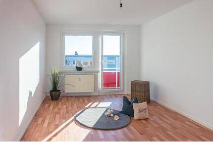 Erdgeschosswohnung mit Balkon und Tageslichtbad - Chemnitz Helbersdorf