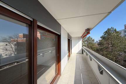 Frühlingszeit-Balkonzeit, bezugsfreie 3-Zimmer-Wohnung mit großem Balkon - Konstanz Allmannsdorf