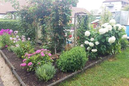 PROVISIONSFREI - Helle Dachgeschoßwohnung mit Stellplatz und Gartenanteil - Sulzbach-Rosenberg