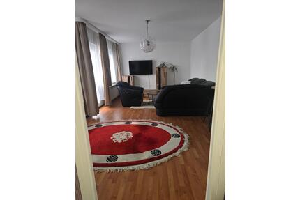 Große lichtdurchflutete 2-Zimmerwohnung mit Balkon - Berlin Neukölln