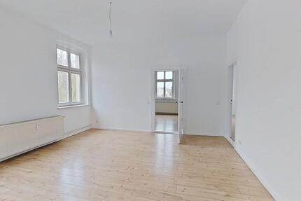 Modernisierte und weitläufige 5-Zimmer-Altbauwohnung mit modernem Wannenbad - Dahme/Mark