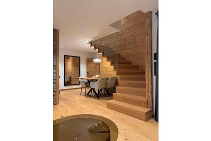 Chalettraum am Chiemsee - 660.000,00&nbsp;EUR Kaufpreis, ca.&nbsp; 83,00&nbsp;m&sup2; in Staudach-Egerndach (PLZ: 83224)