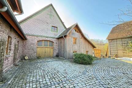 Großzügige Eigentumswohung auf gepflegtem Resthof - Extertal Schönhagen