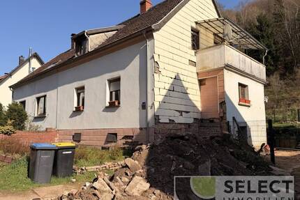 Aus Bankverwertung! Wohnhaus mit Garten in ruhiger Wohnlage, direkt am Niederwürzbacher Weiher. - Blieskastel / Niederwürzbach