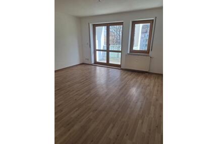 kleine ruhige 2-Raum-Wohnung mit Balkon - Annaberg-Buchholz