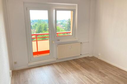 Zimmer, Balkon, Weitblick - 1RW für Singles - Magdeburg Großer Silberberg