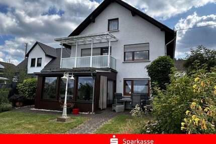 Haus zum Kaufen in Güllesheim 300.000,00 € 172 m²